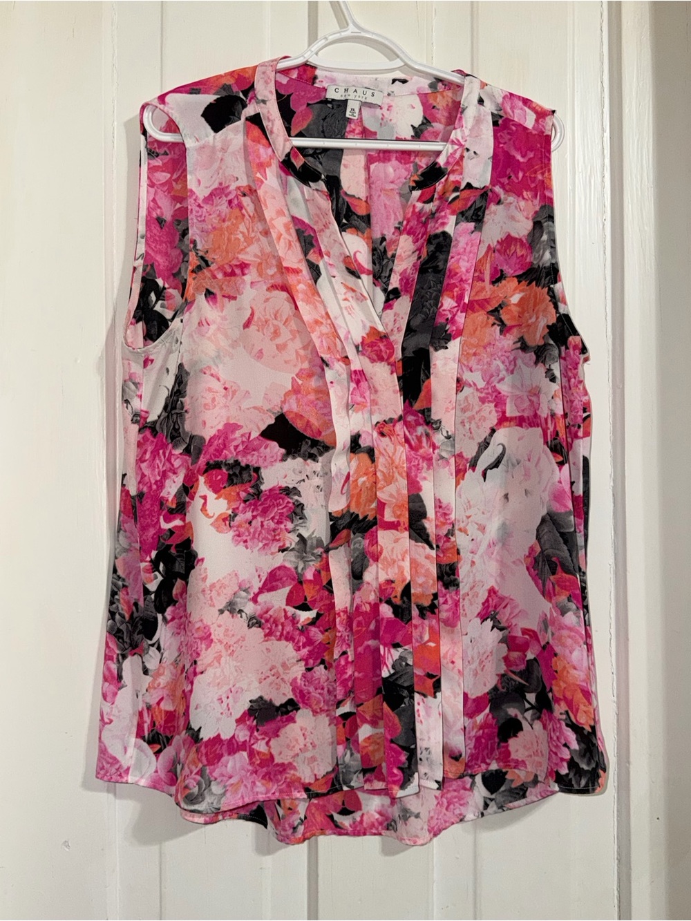 Women's size XL tank top Chaus Pink Multi Floral Sleeveless V-Neck Blouse